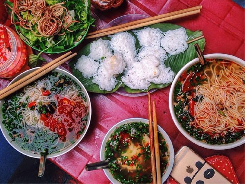 Nắng nóng đỉnh điểm, dân công sở chưa biết ăn gì sao không thử mấy món nghe tên là thấy mát của Hà Nội này?