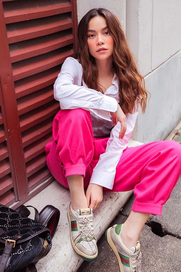 Hồ Ngọc Hà khoe street style trẻ trung trong chuyến công tác tại Singapore-3