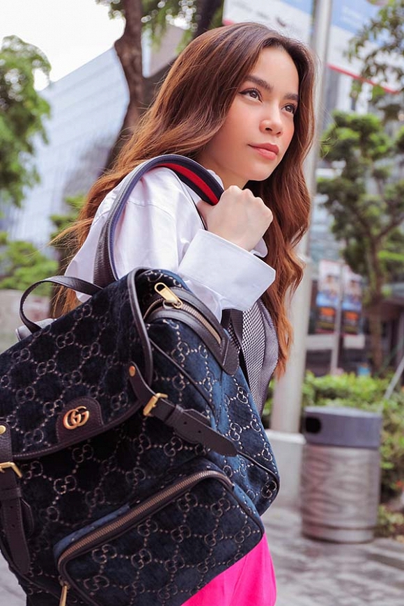 Hồ Ngọc Hà khoe street style trẻ trung trong chuyến công tác tại Singapore-6