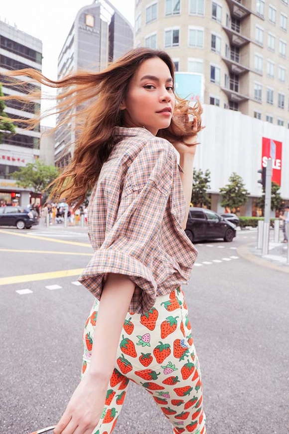 Hồ Ngọc Hà khoe street style trẻ trung trong chuyến công tác tại Singapore-7