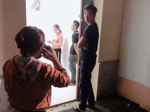 Vợ người tử nạn vì xe CSGT khóc kể: Chồng em ra đi khi con chưa kịp thôi nôi-6