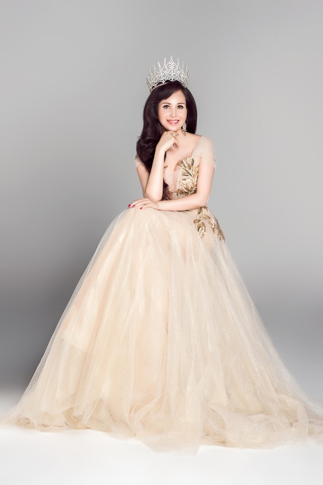 Hoa hậu Việt Nam cao 1m58: Xuất thân trâm anh thế phiệt, cuộc hôn nhân đầy đàm tiếu và chuyện làm dâu Ấn Độ nhiều kỳ lạ-2