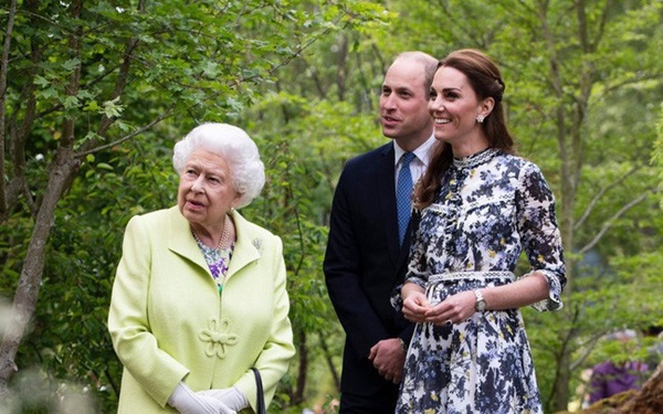 Tiết lộ mới gây sốc về thừa kế ngai vàng nước Anh: Công nương Kate đánh bật mẹ chồng Camilla chuẩn bị lên ngôi Hoàng hậu-2