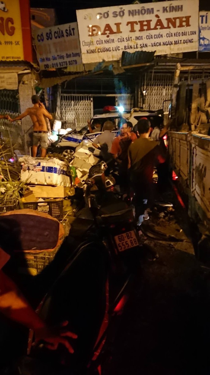 Vợ người tử nạn vì xe CSGT khóc kể: Chồng em ra đi khi con chưa kịp thôi nôi-5