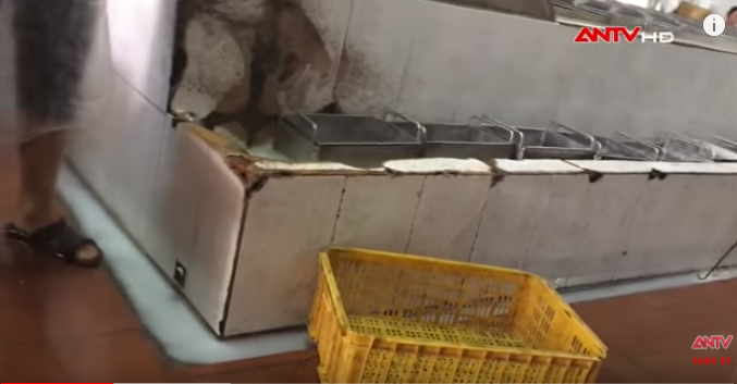 Kinh hãi quy trình sản xuất kem siêu bẩn tại Hà Nội: Coi chừng nhiễm melamin, ngộ độc vì chuộng ăn kem vị lạ giá rẻ!-4