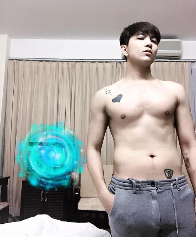 Không những sụt cân đến hóp cả má, Tim còn nuôi râu khiến con trai lạ lẫm nhận không ra-2