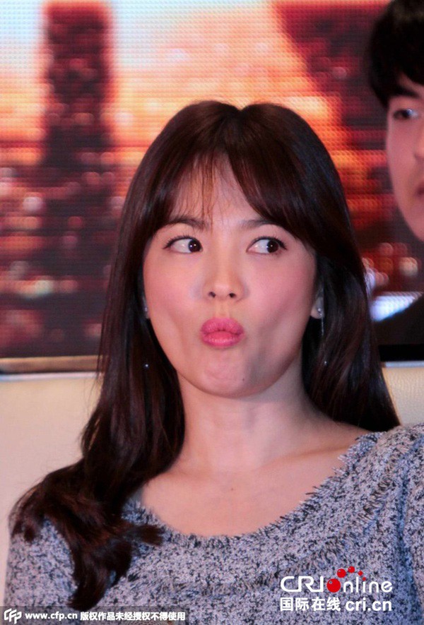 Song Hye Kyo xinh đẹp khiến Song Joong Ki tự hào vẫn có những khoảnh khắc kém xinh bất ngờ-7