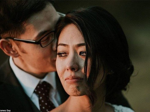 Qua đêm với ông chủ nhà nghỉ, cô gái trẻ bị đánh ghen đau đớn-2