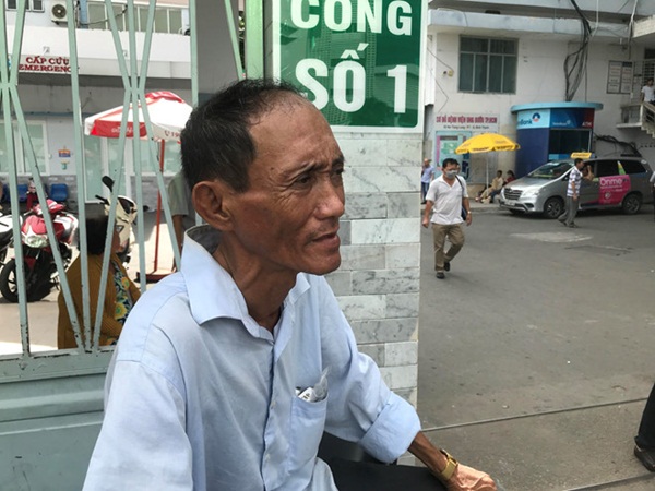 Không ai đánh người phát cơm từ thiện ở Sài Gòn bao giờ-1