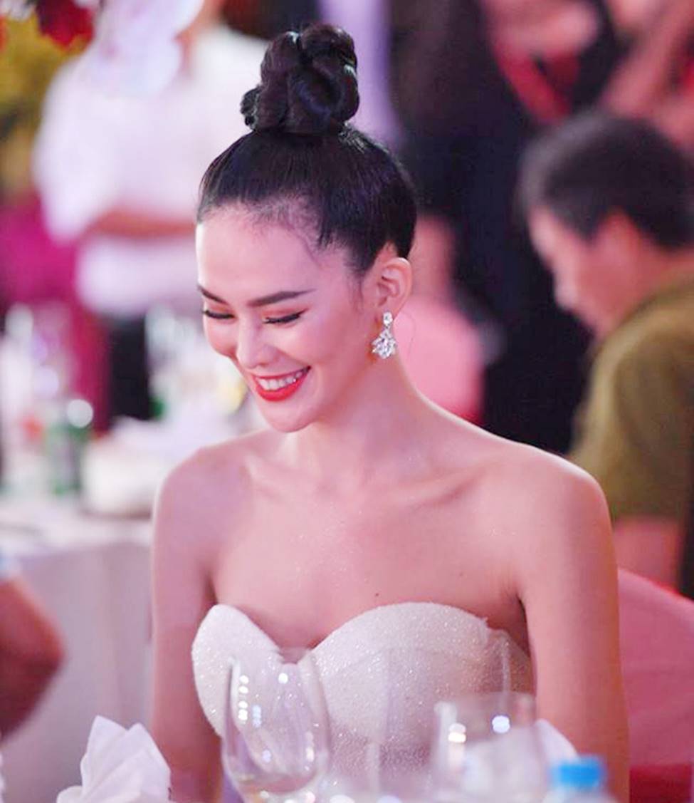 Mỹ nữ Vũng Tàu đi xe 70 tỷ, vợ đại gia mía đường... đẹp như tranh-14