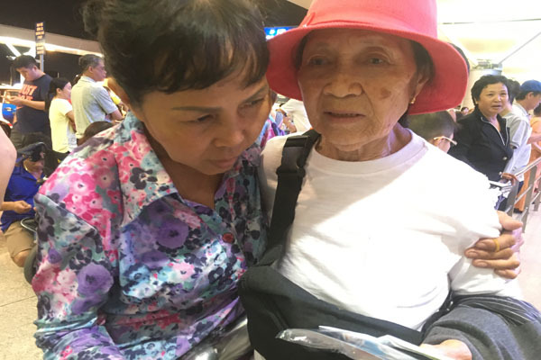 Người con bị mẹ đánh, bắt đi làm con nuôi lúc 10 tuổi: Chắc mẹ hối hận lắm-3