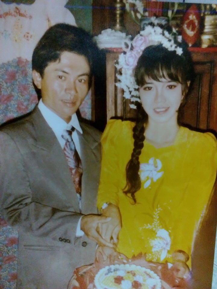 Khoe ảnh cưới ngày xưa của mẹ, cô bạn khiến dân tình hoang mang: Nữ minh tinh nào đây?-1