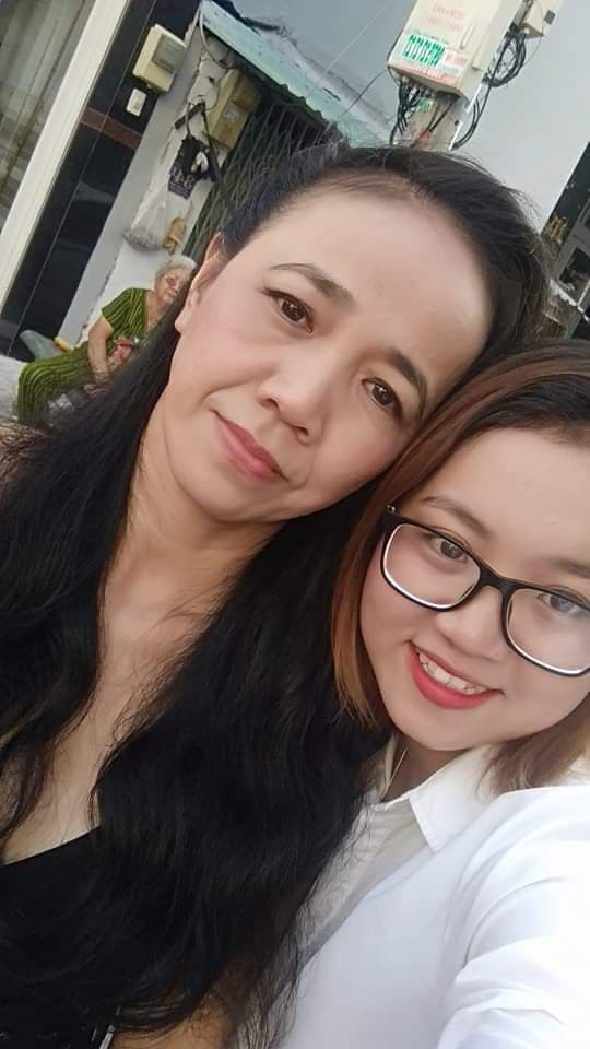 Khoe ảnh cưới ngày xưa của mẹ, cô bạn khiến dân tình hoang mang: Nữ minh tinh nào đây?-2