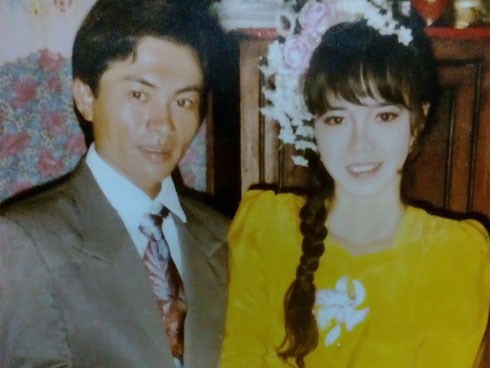 Khoe ảnh cưới ngày xưa của mẹ, cô bạn khiến dân tình hoang mang: Nữ minh tinh nào đây?