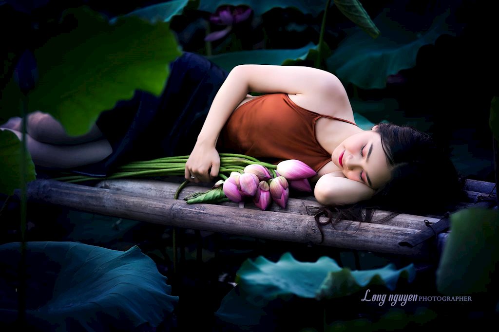 Những thiếu nữ mặc thế này đẹp hút mắt ở hồ sen, cần gì khoe thân-2