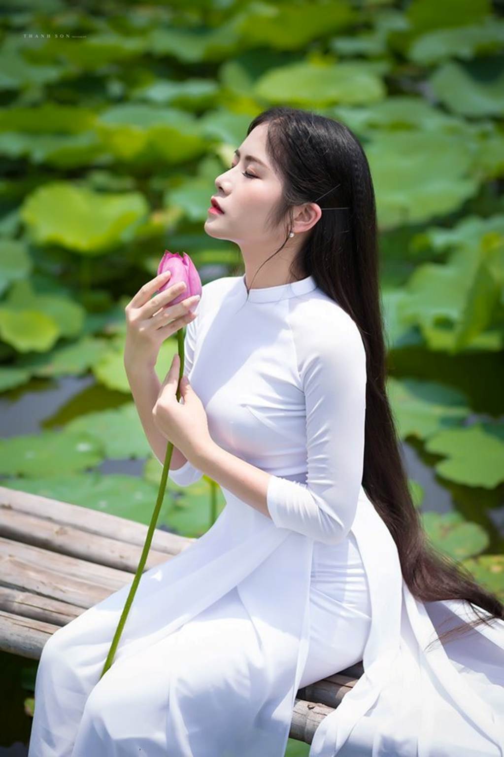 Những thiếu nữ mặc thế này đẹp hút mắt ở hồ sen, cần gì khoe thân-6