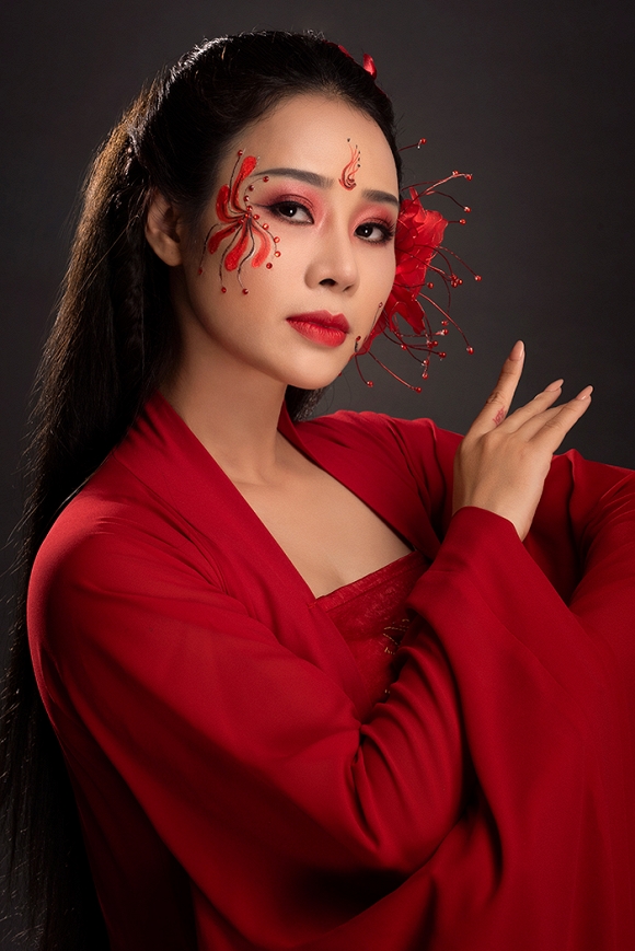 Hoa Trần - vợ NSƯT Việt Hoàn gây thương nhớ với tạo hình cổ trang-3