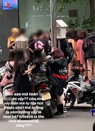 Nhức mắt trước cảnh tượng nhiều nhóm nam nữ teen tụ tập hút thuốc lá, chửi thề to tiếng trước Bitexco: Tưởng vậy là cool?-6