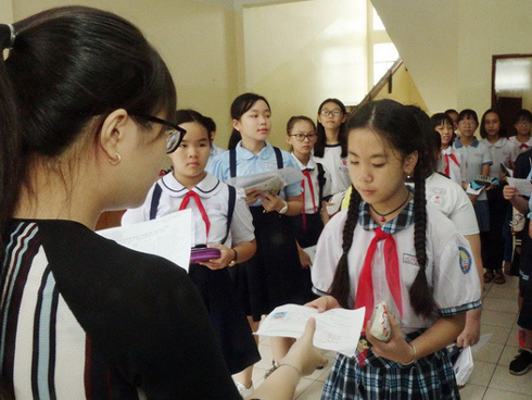 Bảng điểm toàn 10 thi vào Amsterdam: Lo ngại phong trào làm đẹp học bạ-2