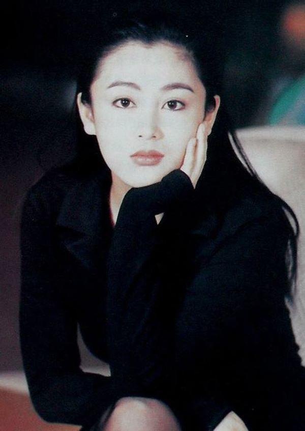 Mỹ nhân đẹp nhất TQ cãi mẹ lấy đạo diễn xấu xí, 20 năm sau nhìn con trai mà sốc-2