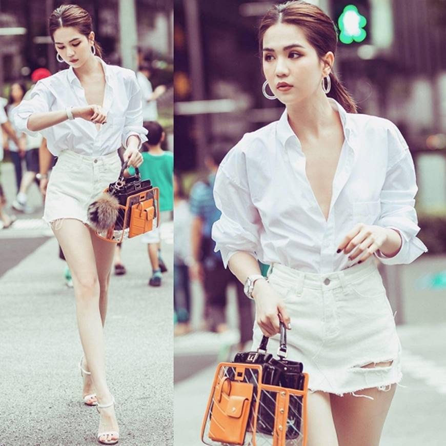 Ngọc Trinh lại diện áo bra khoe đường cong gợi cảm trên đường phố Singapore-12