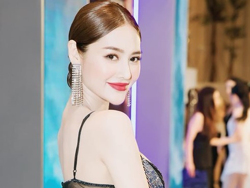 Linh Chi hôn môi Ngọc Trinh công khai nhưng bất ngờ nhất là phản ứng của fan-3