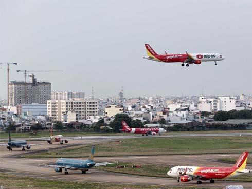 Hôi vịt trên xe tải bị lật ở Quảng Bình: ‘Có người bắt đến chục con, lái xe chạy theo van xin mà không được-2