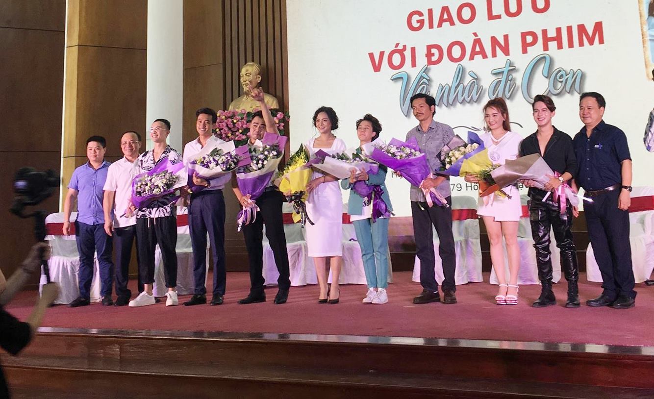 Tuấn Tú tiết lộ Vũ còn ‘gái gú’ nhiều cho tới cuối phim Về nhà đi con-1