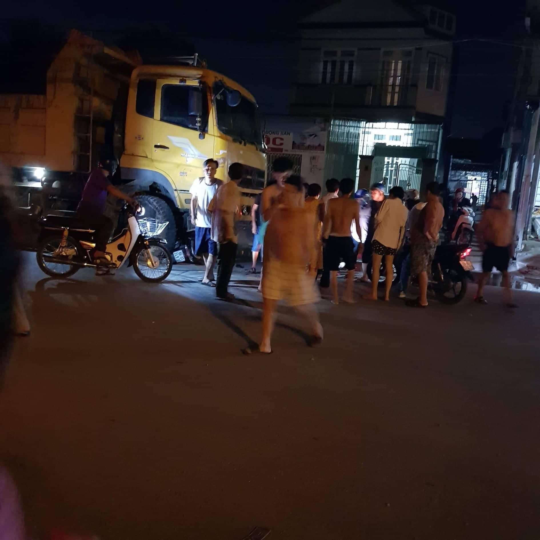 Cô gái trẻ chết thảm dưới gầm xe ben giữa đêm khuya-2