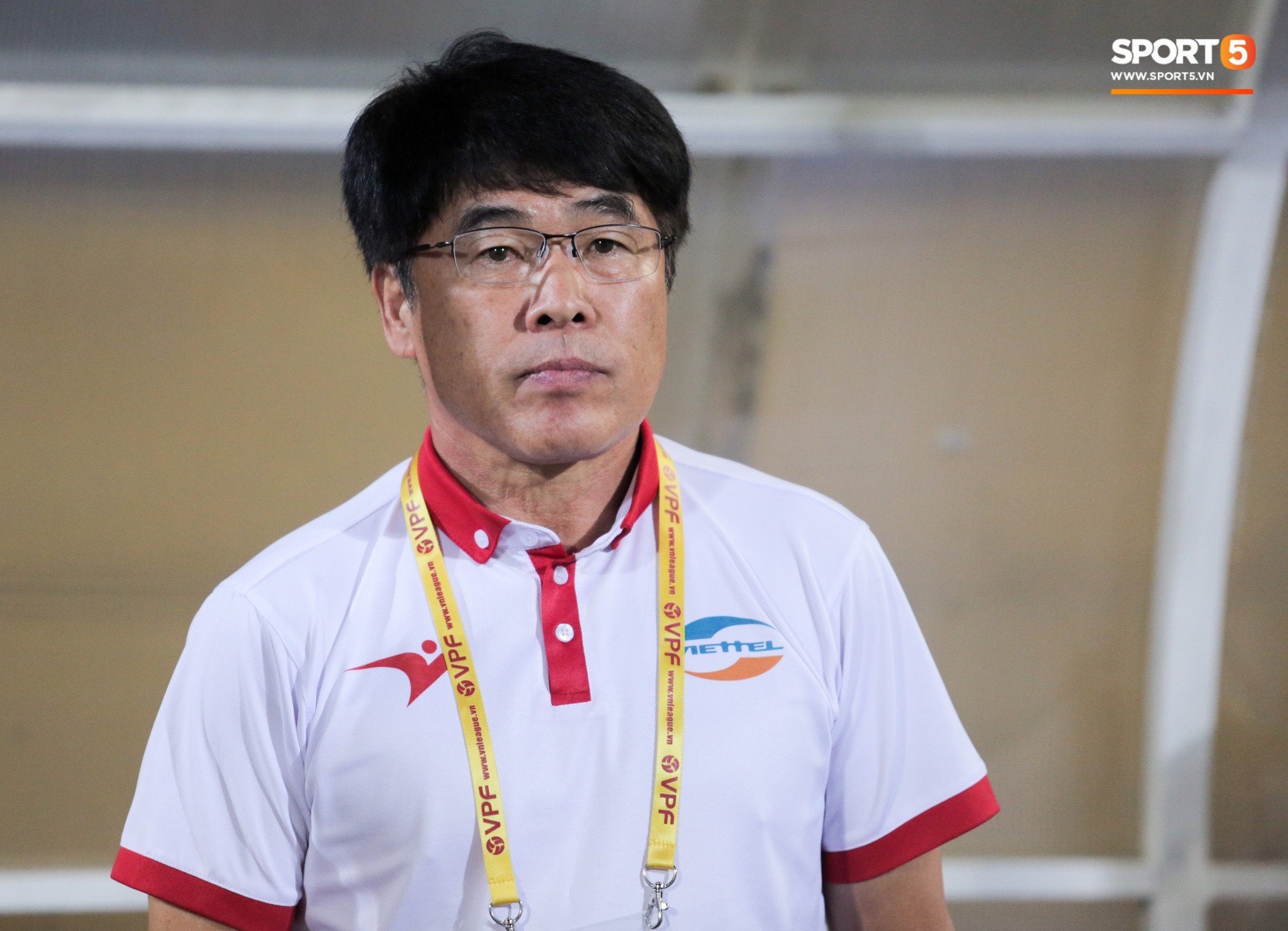 Vừa về Việt Nam, Quế Ngọc Hải, Tiến Dũng nhận tin không vui trước vòng 13 V.League 2019-2