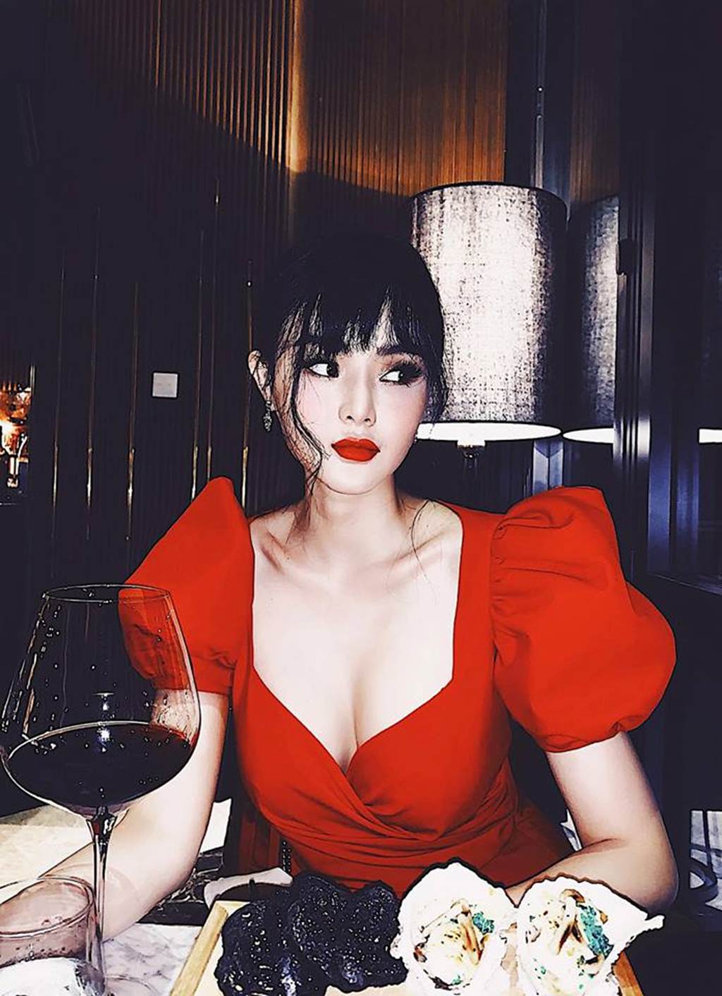 Angela Phương Trinh bị em gái vượt mặt vì vẻ ngoài xinh đẹp hút mắt-10