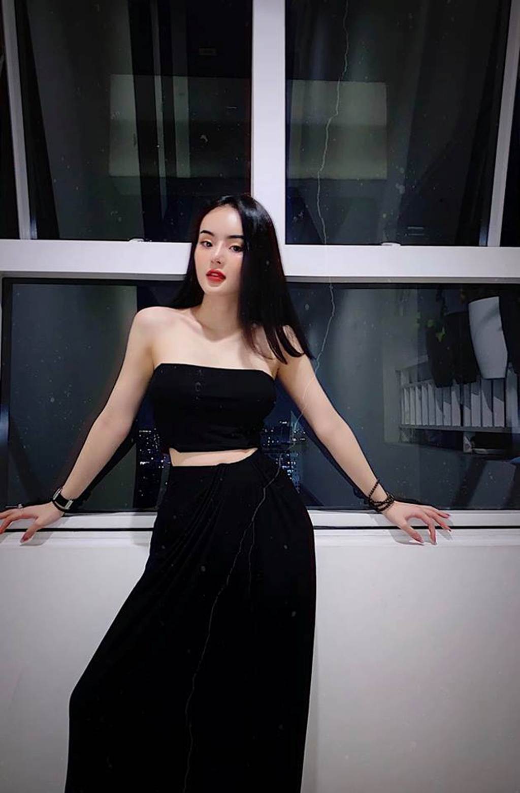 Angela Phương Trinh bị em gái vượt mặt vì vẻ ngoài xinh đẹp hút mắt-9