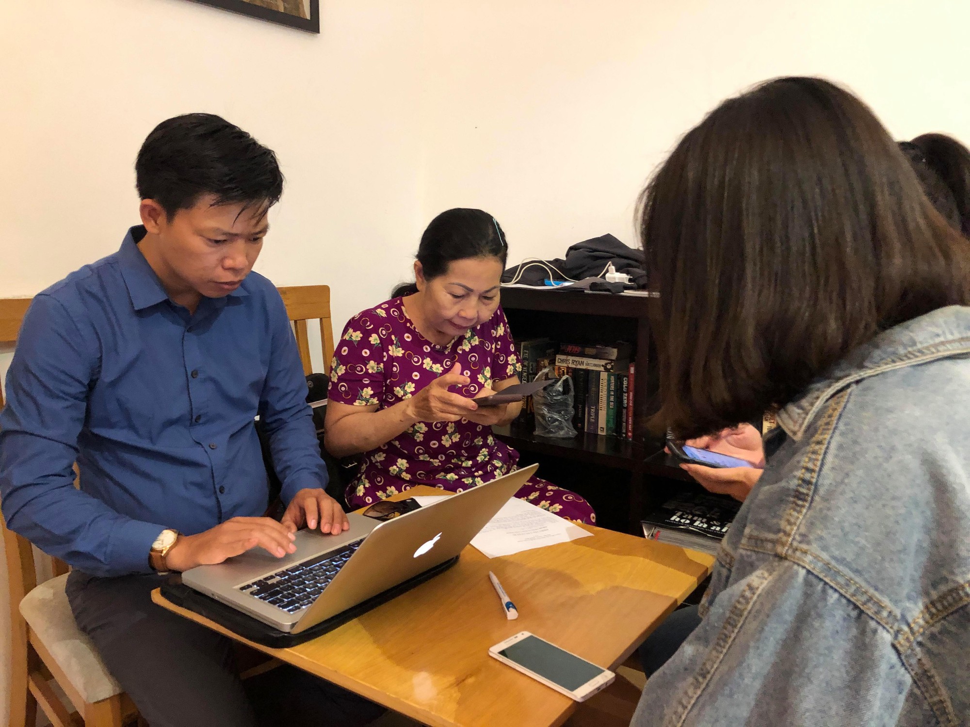 Nữ sinh bị sàm sỡ nhận được tin nhắn từ FB của người xưng là vợ phụ xe Phương Trang: Chị ấy nói ủng hộ em làm đơn tố giác-3