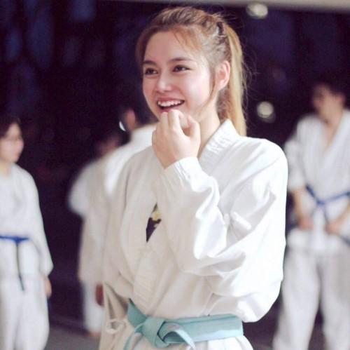 Hot girl ở khách sạn cùng nam diễn viên có nhà 35 tỷ hé lộ cảnh nóng gây nghẽn sóng VTV-4