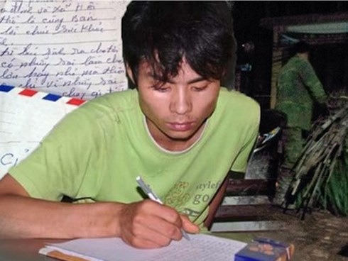 Sau 8 năm, bố sát thủ Lê Văn Luyện trải lòng về chuỗi ngày tăm tối và những dòng thư xúc động gửi cán bộ trại giam
