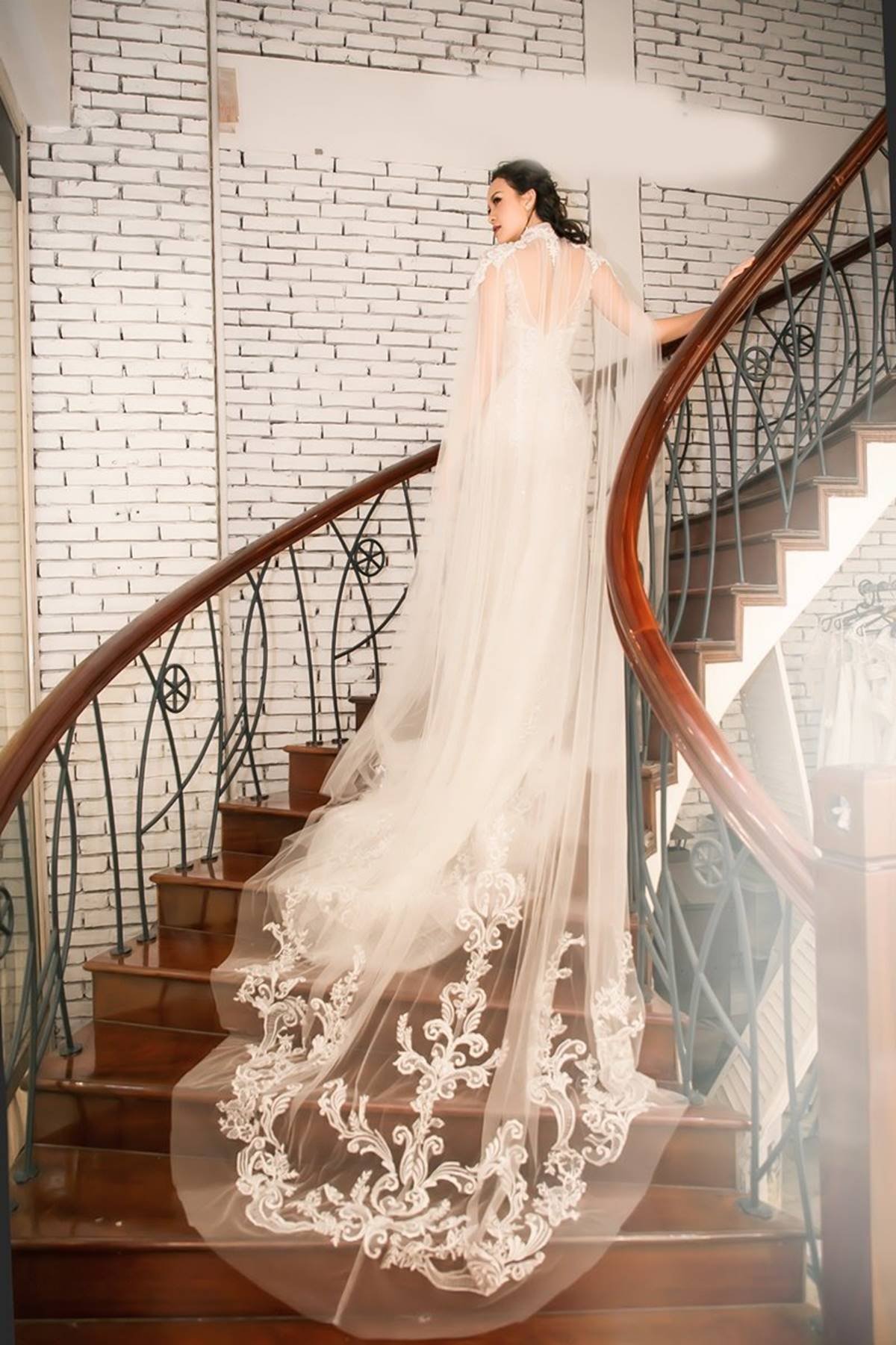 Chồng Tây khen Phương Mai sexy khi thử váy cưới-6