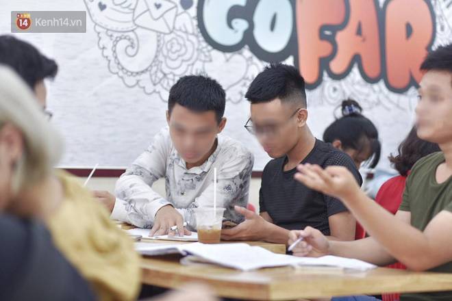 Hình ảnh xấu xí của sinh viên tại các cửa hàng tiện lợi mùa nóng: Chen chúc nhau ngồi lỳ từ sáng đến khuya, xả rất nhiều rác thải nhựa-6