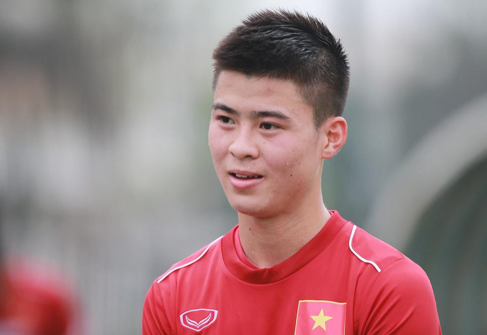 Xúc động với lời hứa của Duy Mạnh dành cho fan nhí bị bệnh: Chú sẽ đá bóng thay phần con”-2