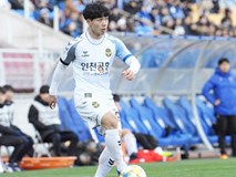 HLV Incheon United: "Công Phượng thất bại ở Hàn Quốc vì không thể chơi cho một đội bóng chỉ biết phòng ngự" HLV Incheon United: "Công Phượng thất bại ở Hàn Quốc vì không thể chơi cho một đội bóng chỉ biết phòng ngự"