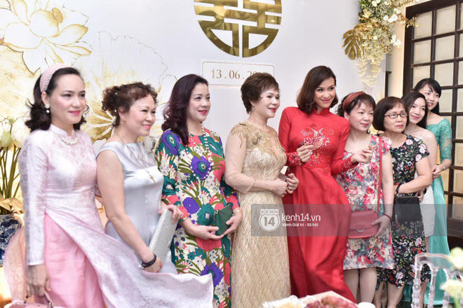 MC Phương Mai diện Áo dài đỏ, rạng rỡ trong lễ ăn hỏi với ông xã người Ba Lan-1