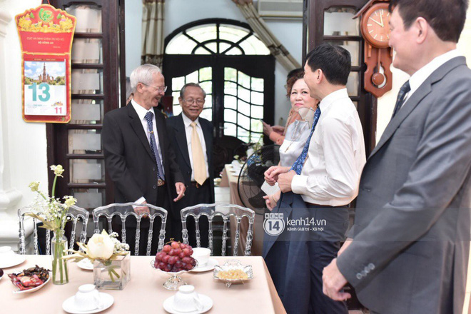 MC Phương Mai diện Áo dài đỏ, rạng rỡ trong lễ ăn hỏi với ông xã người Ba Lan-3