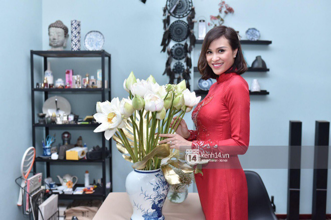 MC Phương Mai diện Áo dài đỏ, rạng rỡ trong lễ ăn hỏi với ông xã người Ba Lan-6