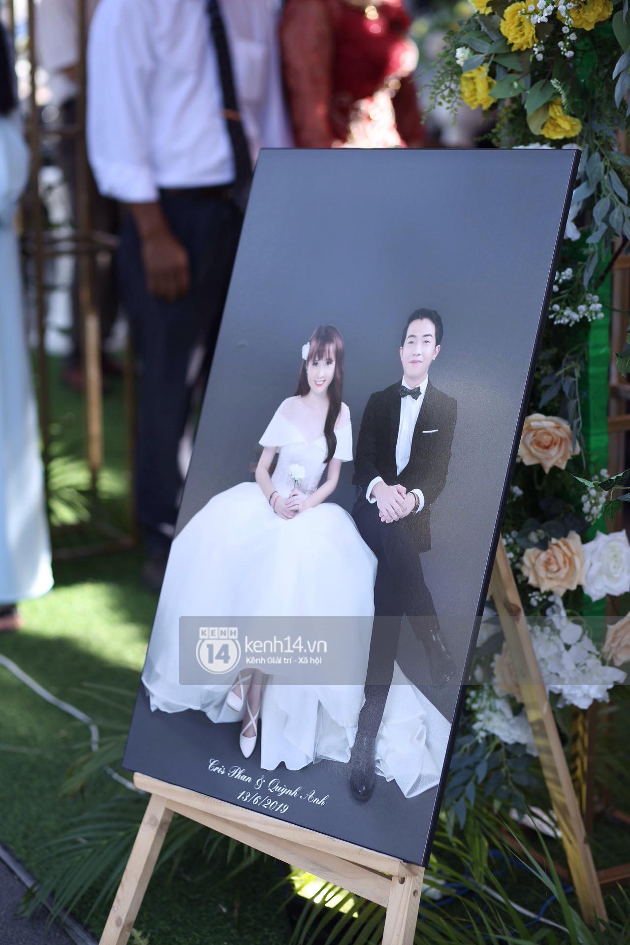 Hot youtuber Cris Phan chính thức lên xe hoa, nhìn lại chuyện tình siêu dị trước khi có đám cưới siêu to, siêu khổng lồ hôm nay thế này-8