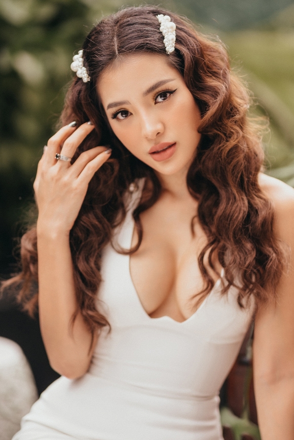 Vòng một căng đầy, Phương Trinh Jolie chứng minh nhan sắc ngày càng mặn mà-7