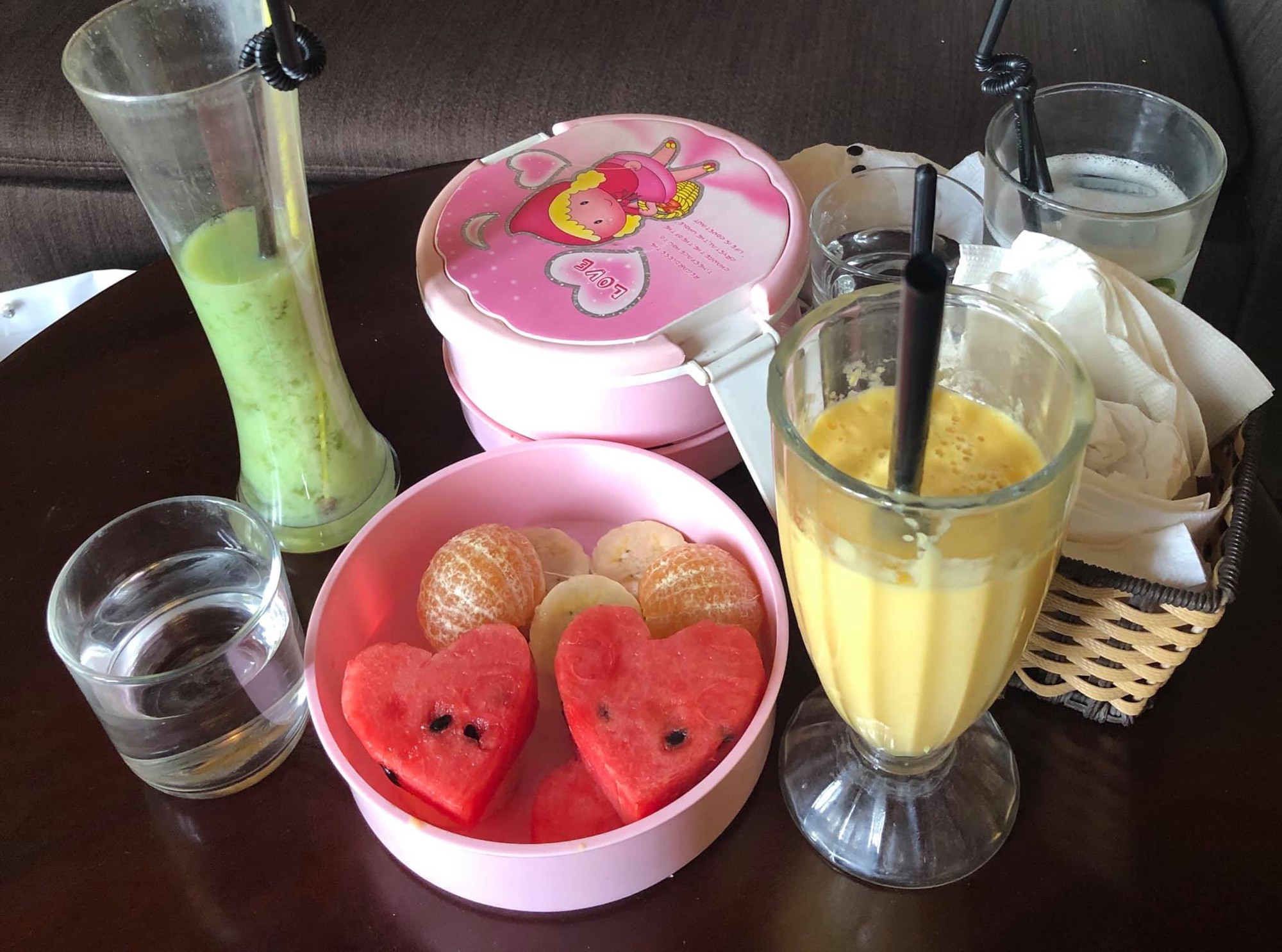 Tin đồn ly hôn vợ còn chưa rõ ràng, Việt Anh đã khoe bữa trưa ngọt ngào, nhìn đã biết là do phụ nữ chuẩn bị-1