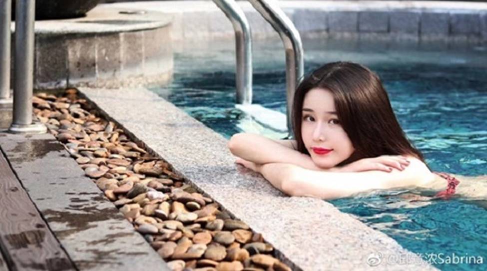 Ngột ngạt vì sức nóng của 2 quả bom gợi cảm thế hệ 9X Trung Quốc-8