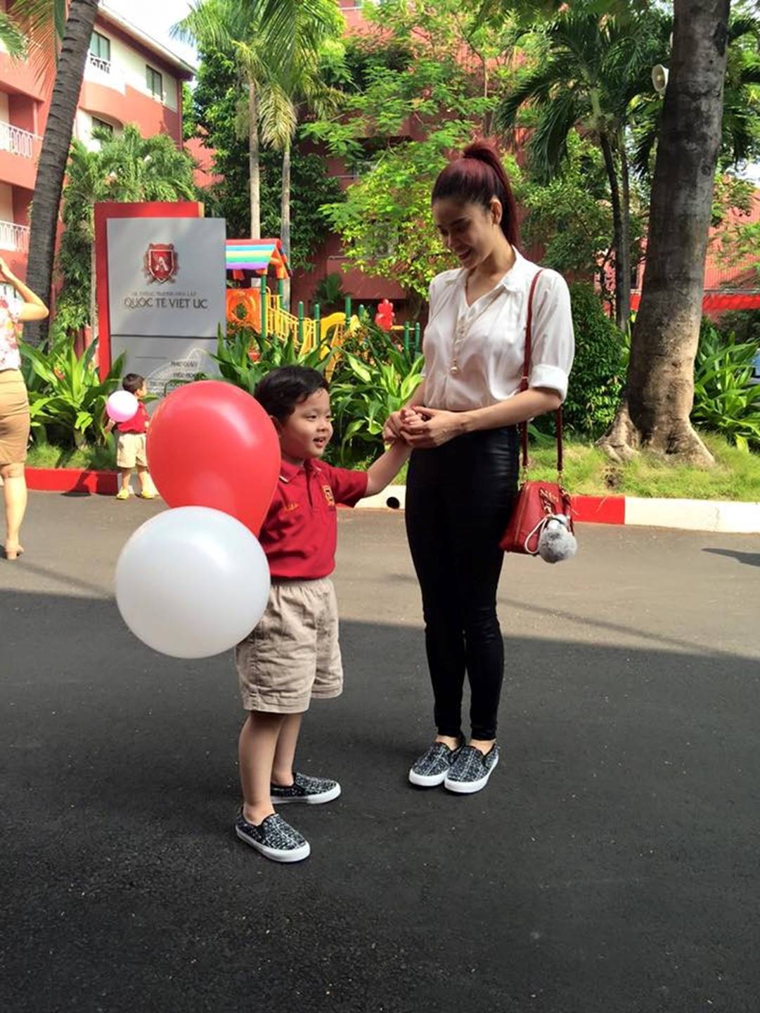 Cuộc sống sung sướng của các nhóc tỳ sao Việt: Đứa học trường Quốc tế học phí hàng trăm triệu, đứa từ bé đã thạo 6 thứ tiếng-18