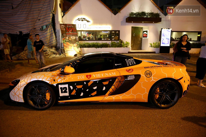 Dàn siêu xe hơn 300 tỷ rầm rộ tụ họp trên đường phố Hà Nội, Cường Đô La và vợ cũng xuất hiện với chiếc Audi R8V10-7
