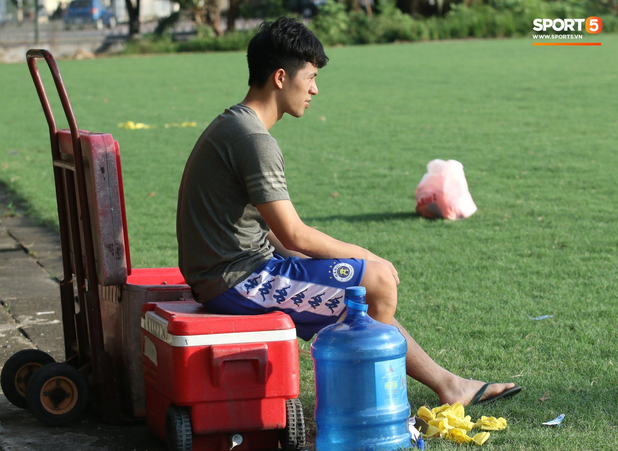 Đình Trọng được gọi là tài sản quốc gia, nhận cam kết tạo điều kiện tốt nhất khi chữa trị ở Singapore-1