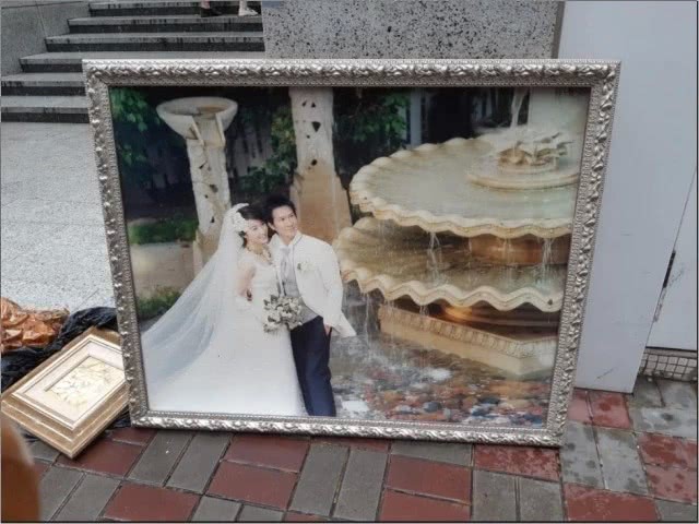 Mỹ nhân Như Ý Cát Tường chấm dứt cuộc hôn nhân 16 năm đẹp như mơ, vứt ảnh cưới lăn lóc giữa đường?-2